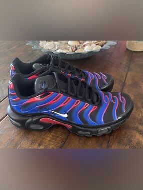 Nike Air Max Plus “Spider-Man” Red/Blue Gradient Sneakers – Size 9.5